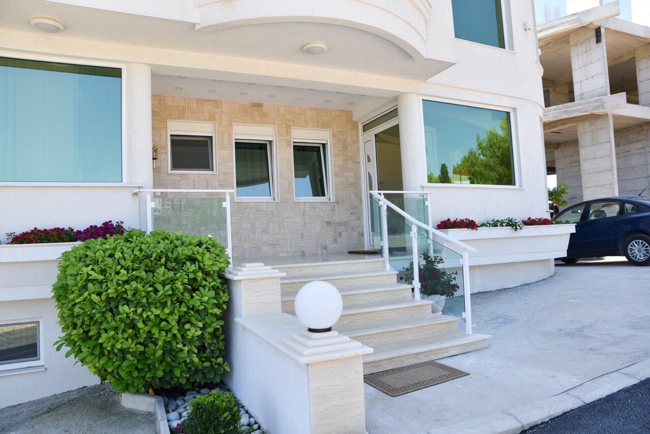 Apartments D'Hermes Ulcinj Exterior photo